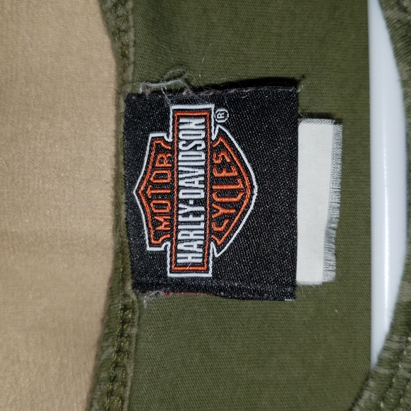 Harley Davidson women army green shirt. Silver logo. Size Medium. Bahamas - Picture 5 of 5
